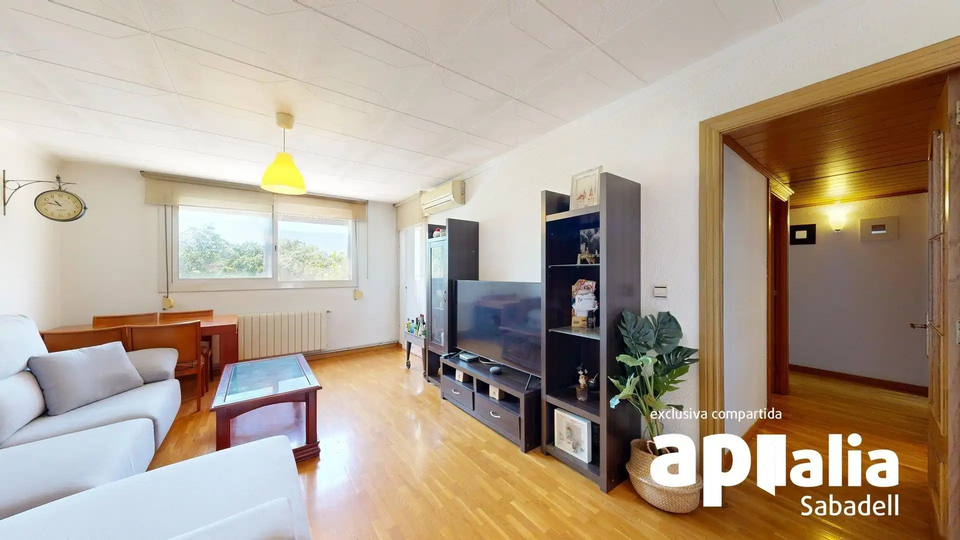 Sala d'estar de Pis en venda en Badia del Vallès amb Aire condicionat, Calefacció i Balcó