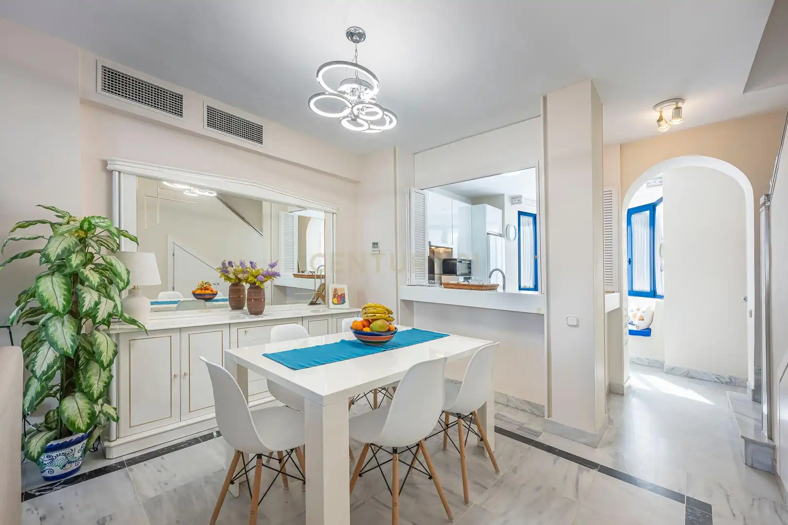 Comedor de Dúplex en venta en Marbella con Aire acondicionado, Jardín privado y Trastero