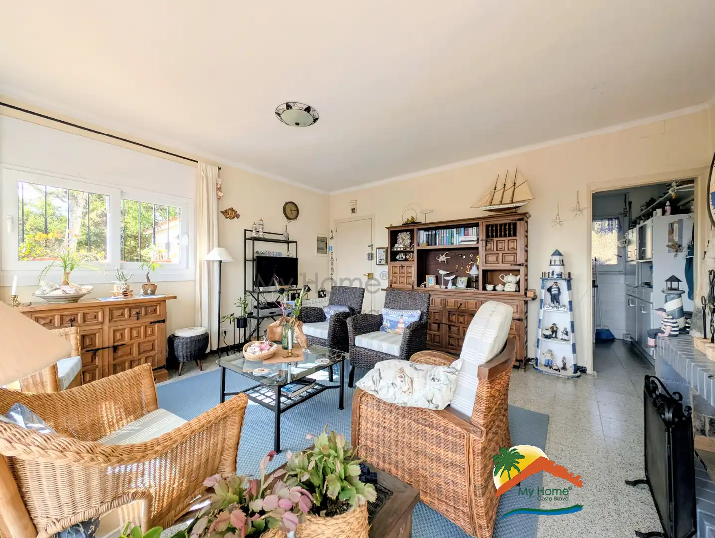 Sala d'estar de Casa o xalet en venda en Lloret de Mar amb Jardí privat, Terrassa i Piscina