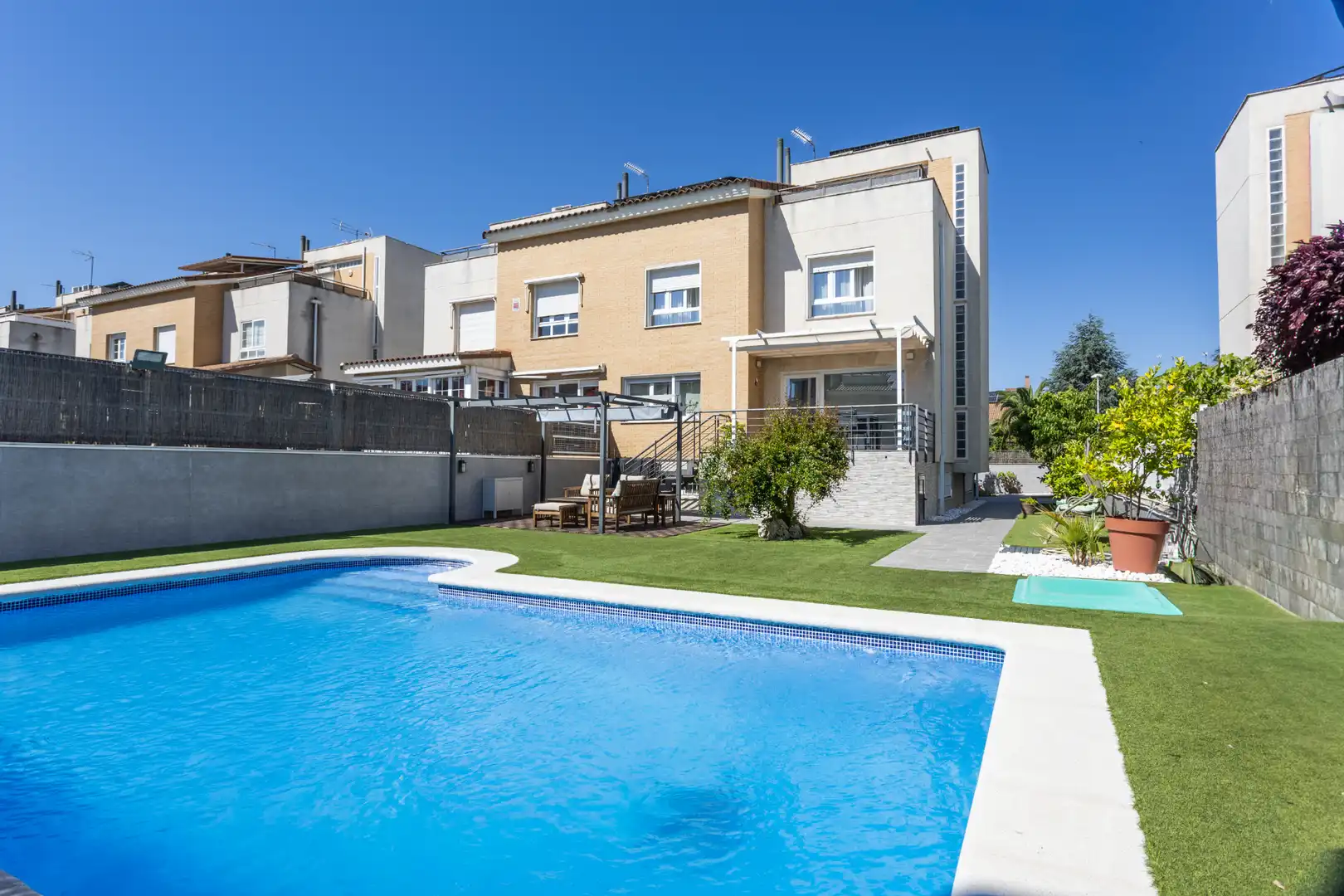Garden of Houses for sale in Villanueva de la Cañada  with Air Conditioner, Heating and Private garden