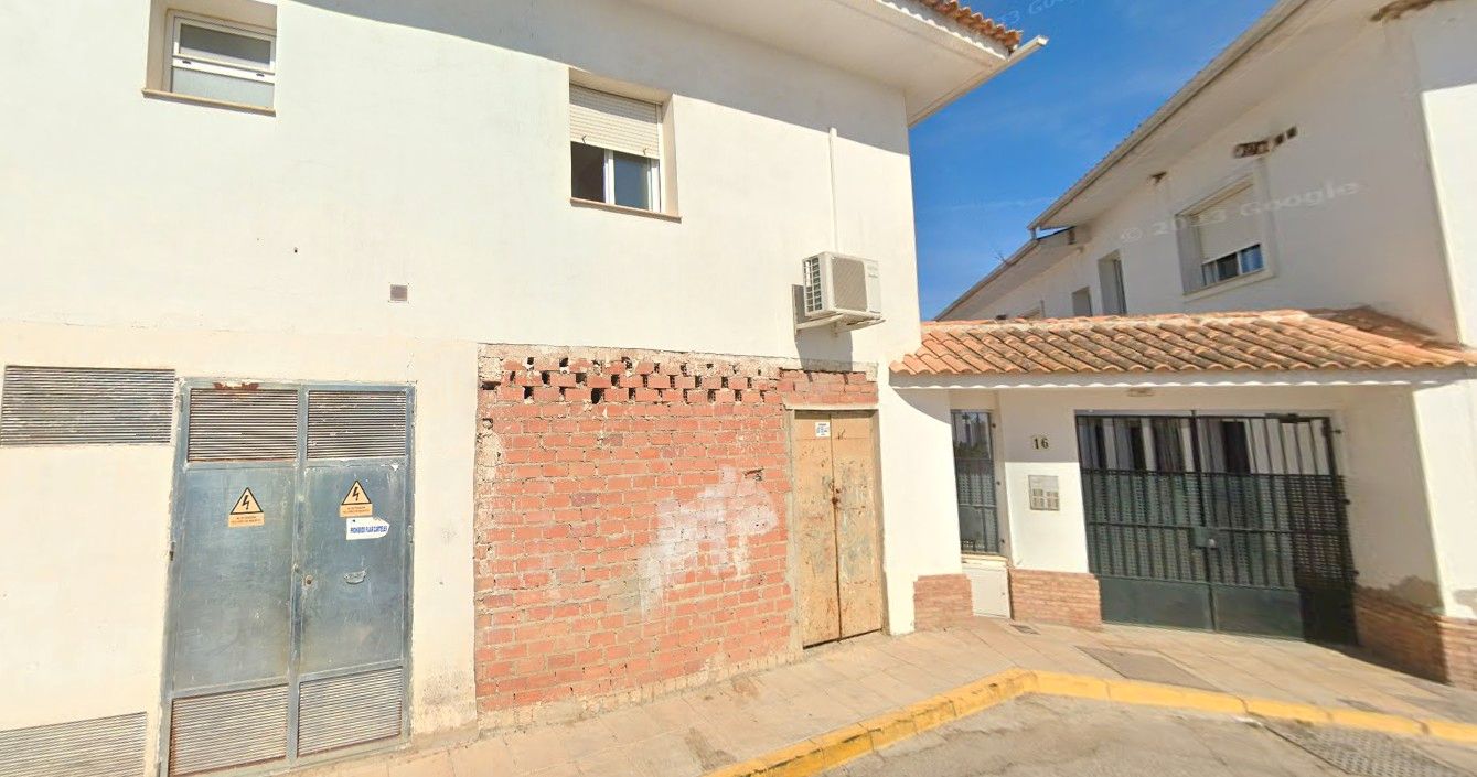 Vista exterior de Local en venda en Sanlúcar la Mayor