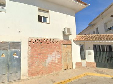 Local comercial en venta en Calle Guadiamar 16