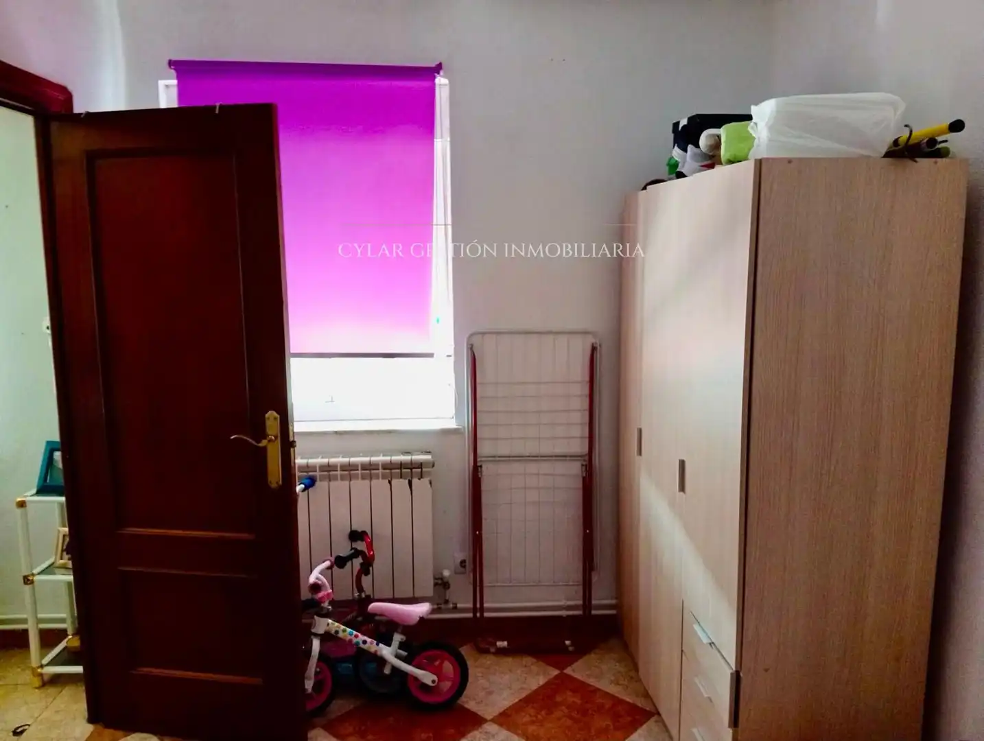 Bedroom of Flat for sale in Salamanca  with Heating, Parquet flooring and Washing machine