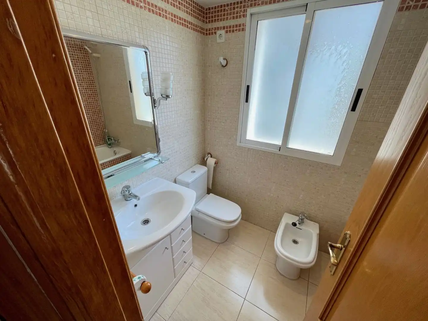 Badezimmer von Wohnung zum Verkauf in Alicante / Alacant mit Klimaanlage, Heizung und Terrasse