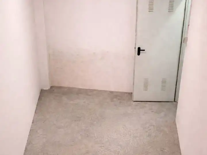 Storage room for sale in Elda