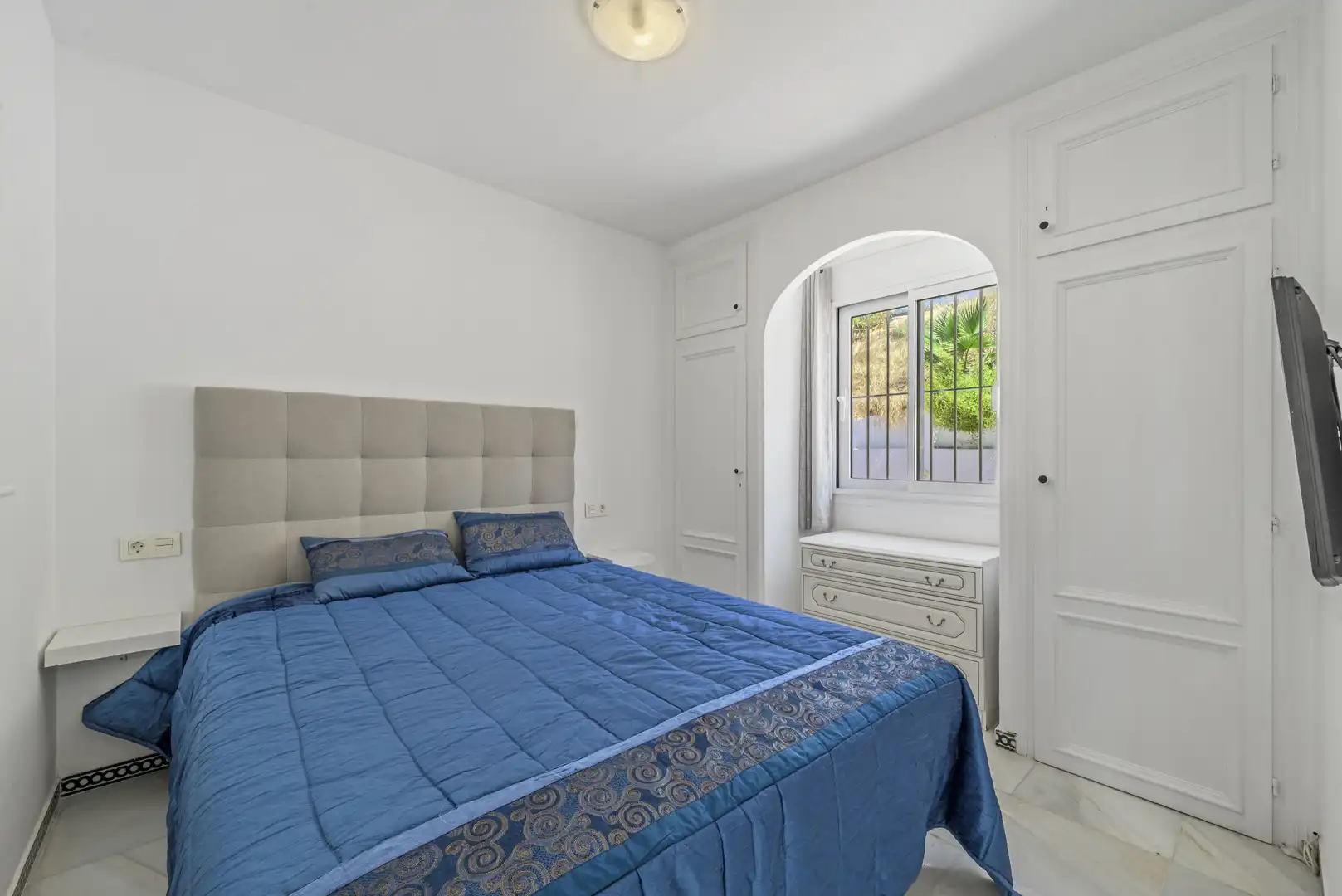 Dormitori de Àtic en venda en Mijas amb Aire condicionat, Terrassa i Piscina