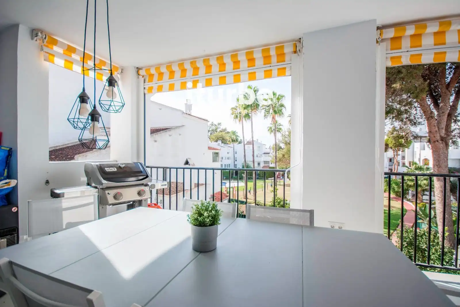 Jardín de Piso en venta en Marbella con Terraza, Piscina y Amueblado
