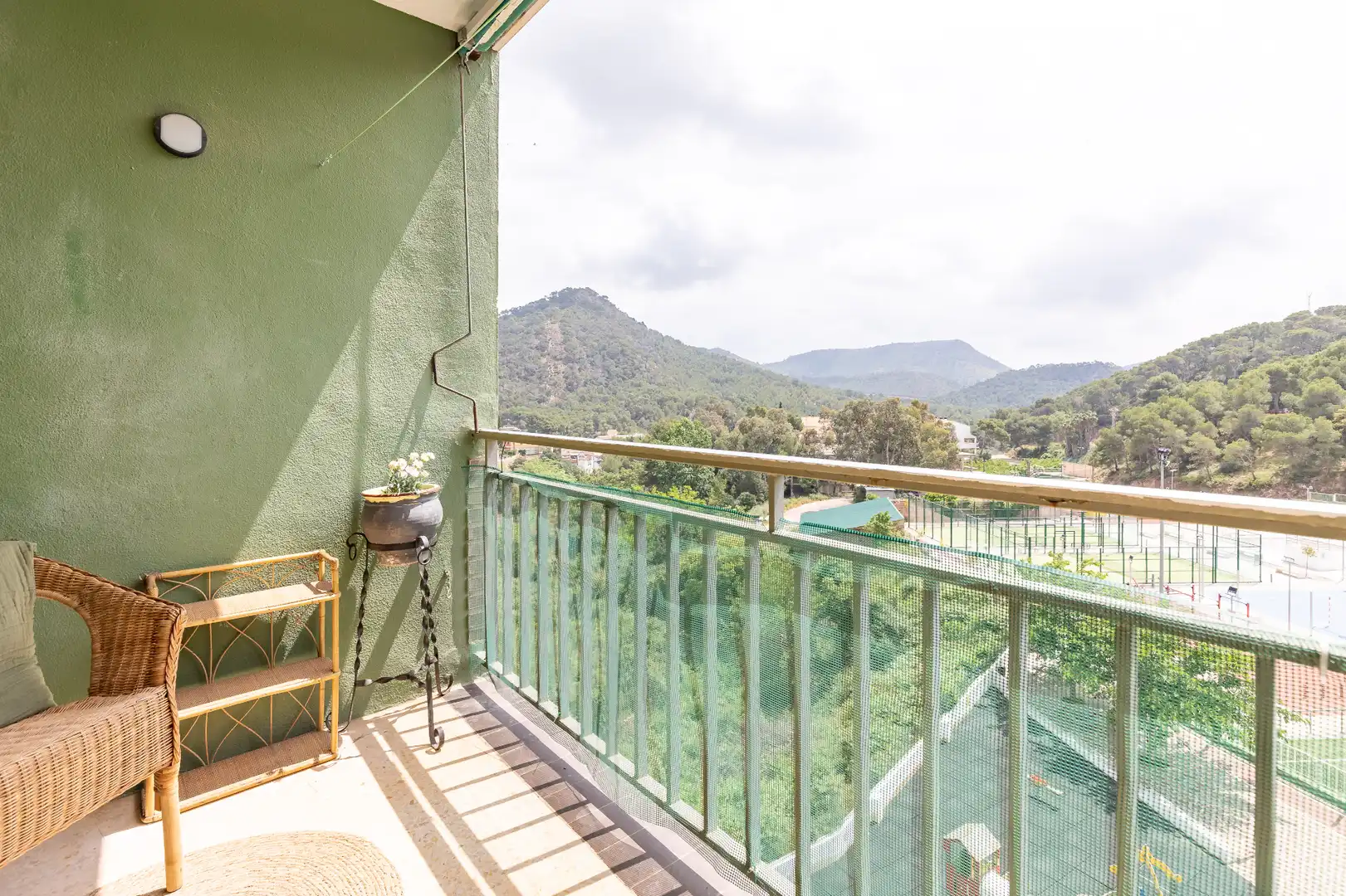 Terraza de Piso en venta en Serra con Aire acondicionado, Trastero y Horno
