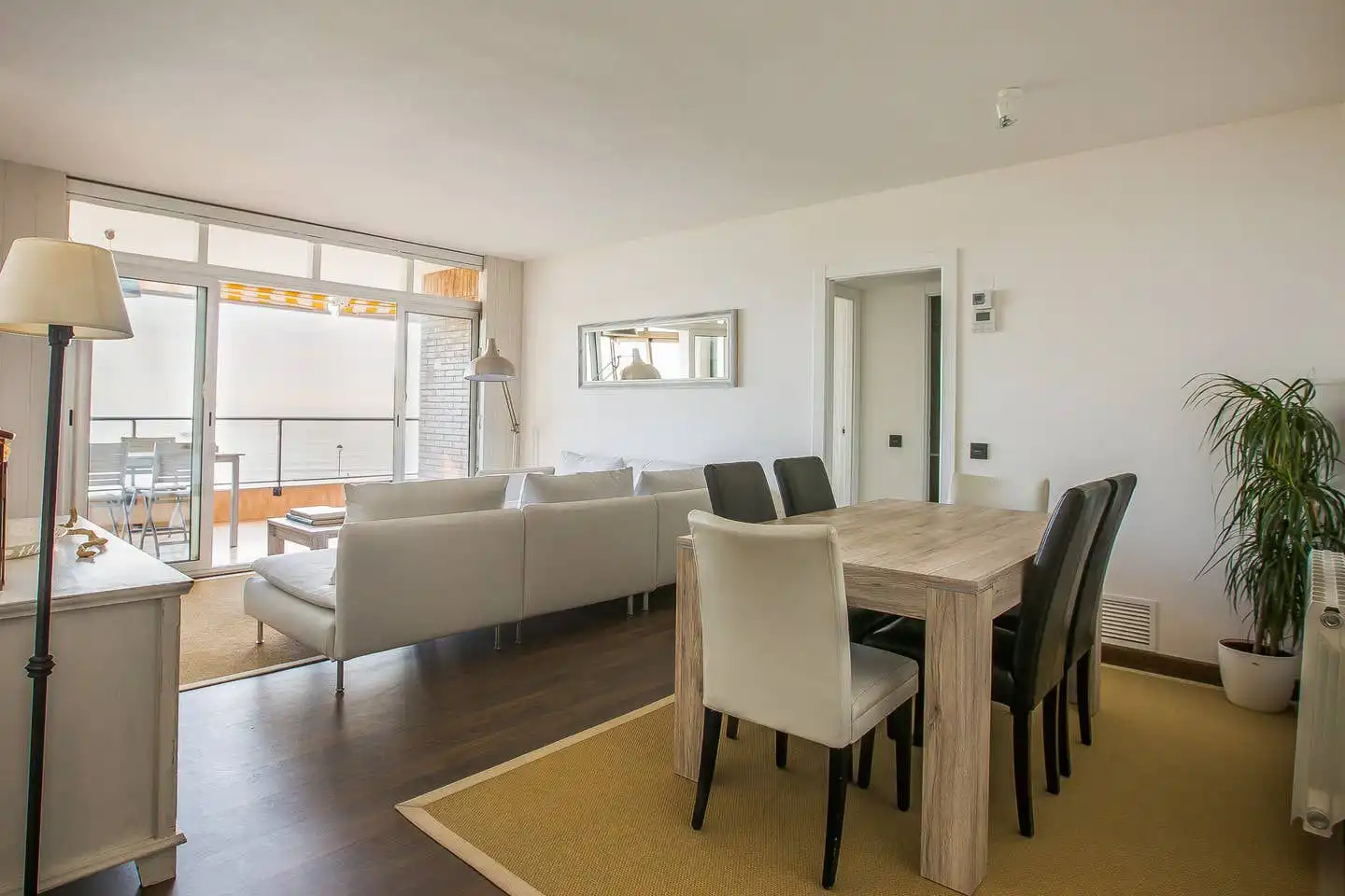 Sala de estar de Piso de alquiler en Gavà con Calefacción, Terraza y Piscina comunitaria