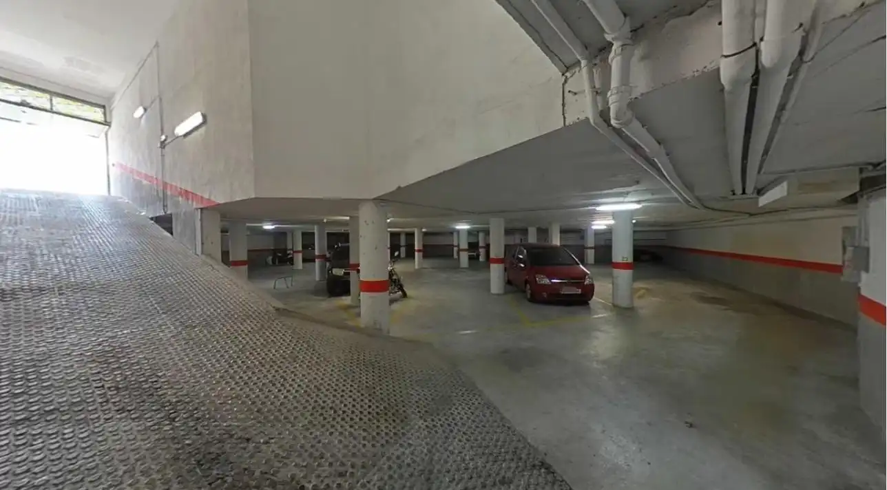 Parkplatz von Dachboden zum Verkauf in L'Ampolla mit Terrasse und Balkon