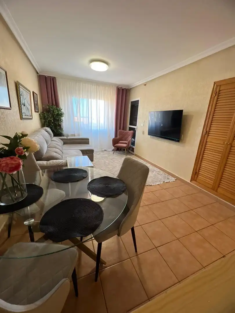 Sala de estar de Apartamento en venta en Torrevieja con Jardín privado, Terraza y Amueblado