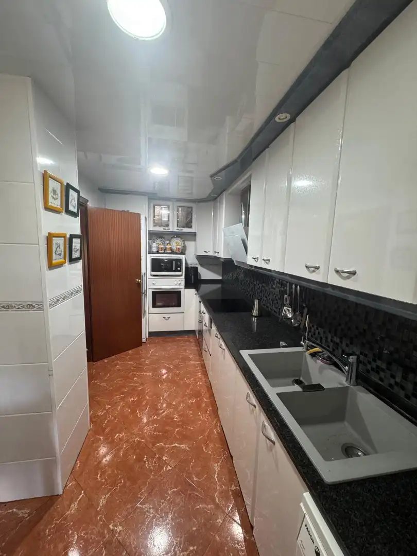Kitchen of Flat for sale in Salut - Lloreda