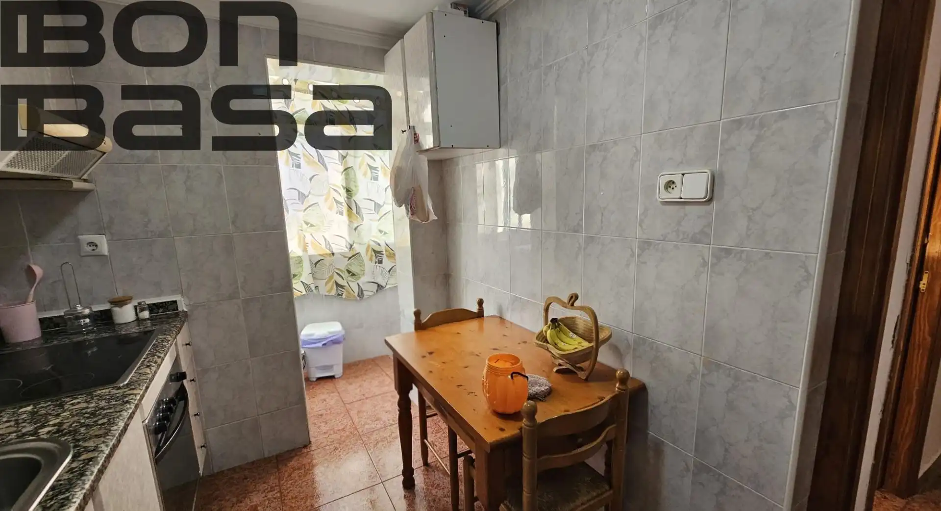 Küche von Wohnung zum Verkauf in Alicante / Alacant mit Klimaanlage und Balkon