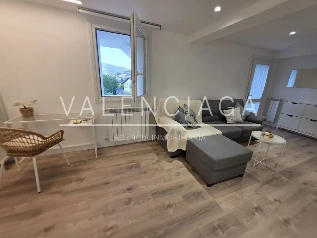 Sala de estar de Piso en venta en Lazkao con Calefacción y Amueblado