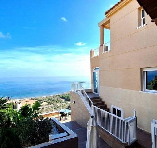 Casa adosada en Venta en Gran Vista - Olivo de Oro