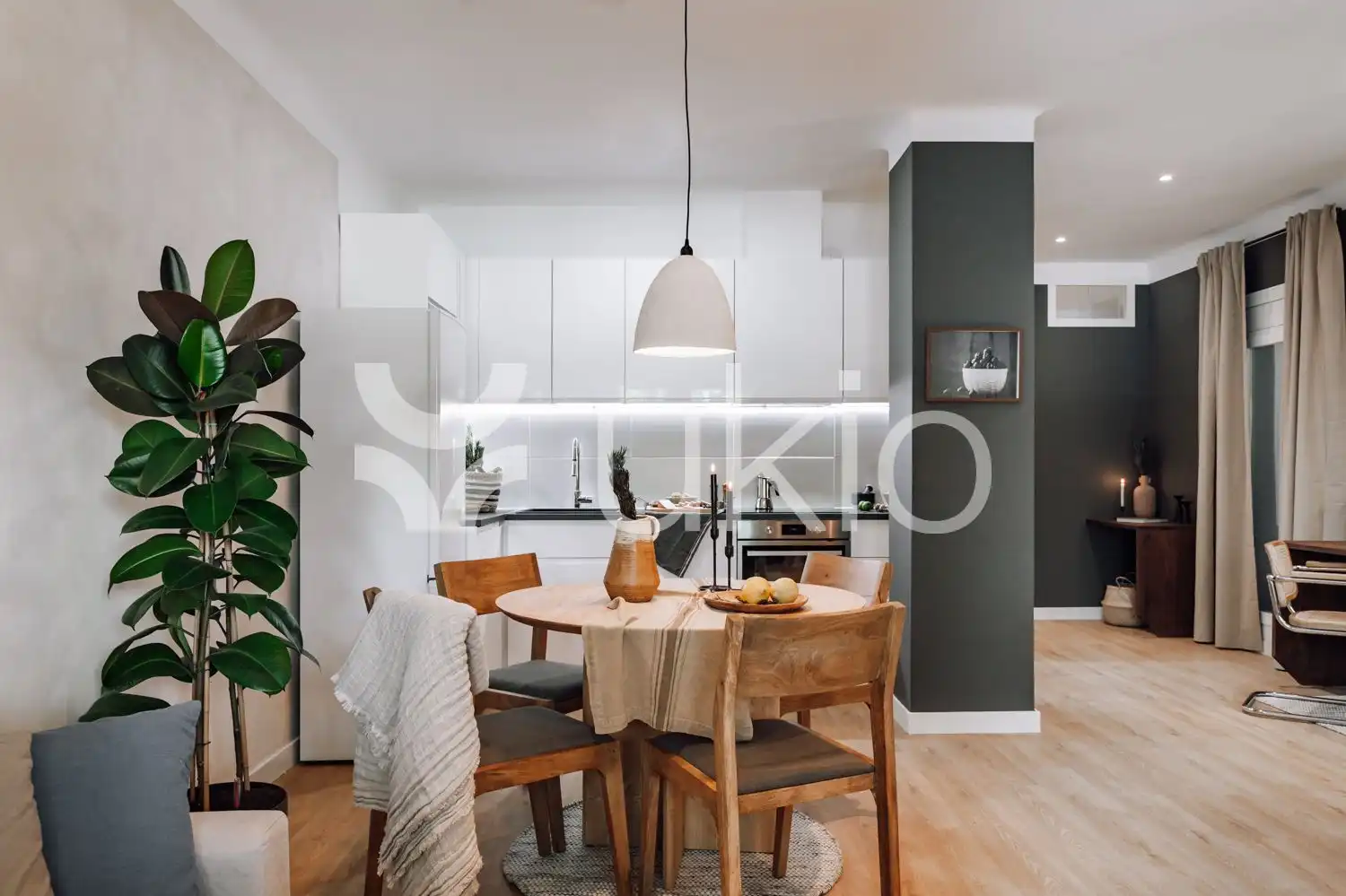 Cocina de Apartamento de alquiler en Barcelona con Aire acondicionado, Calefacción y Amueblado