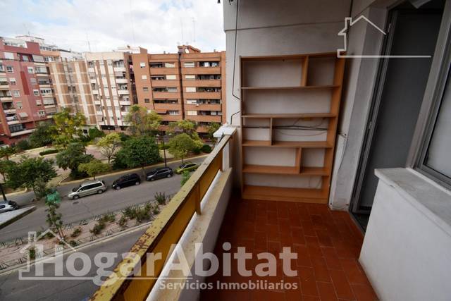 Piso en Venta en Calle SENECA en L'Amistat