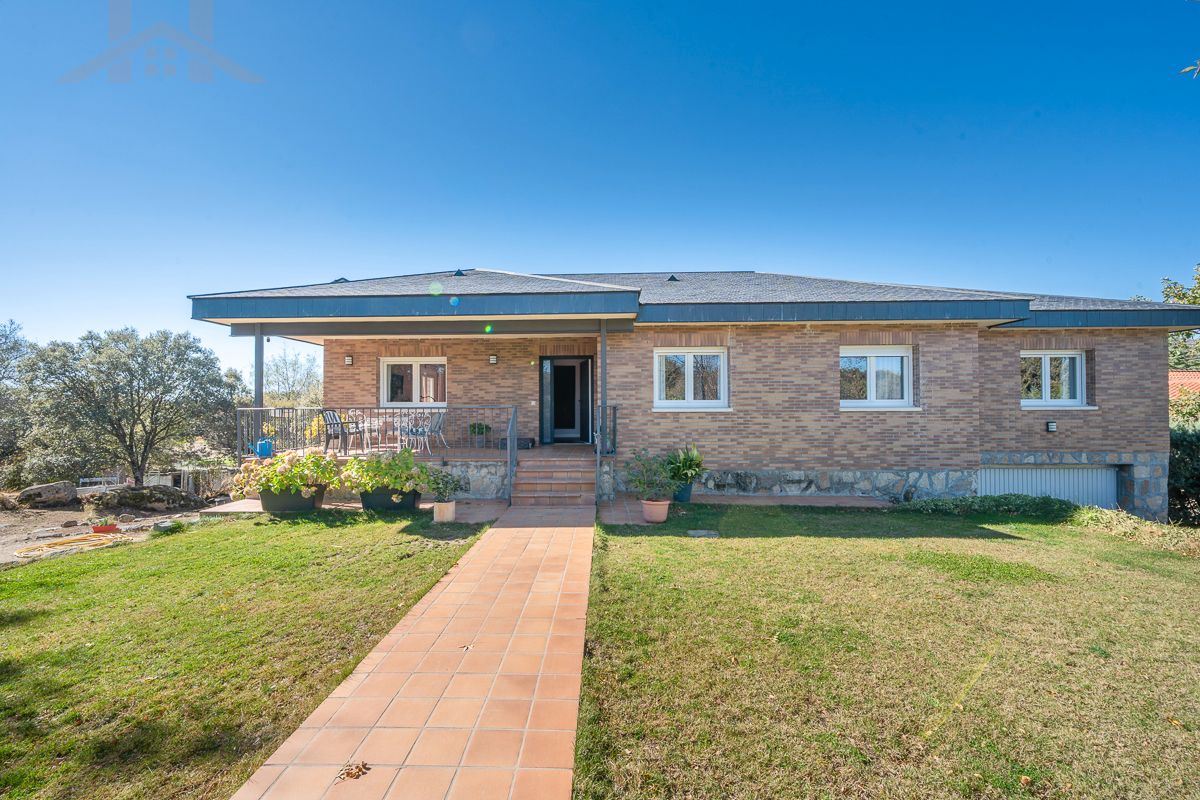 Exterior view of House or chalet for sale in El Escorial  with Air Conditioner, Heating and Private garden