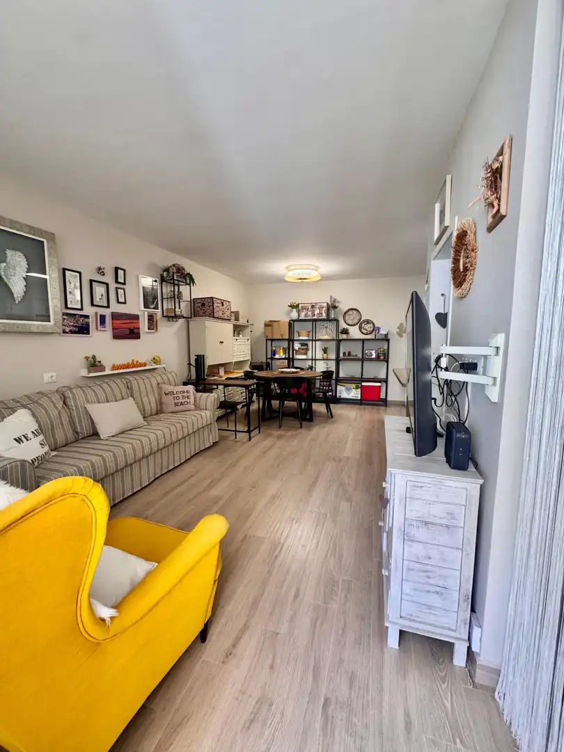 Sala de estar de Piso en venta en Arona con Jardín privado, Terraza y Amueblado