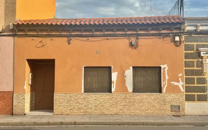 Vista exterior de Casa o xalet en venda en Cartagena amb Jardí privat, Moblat i Balcó