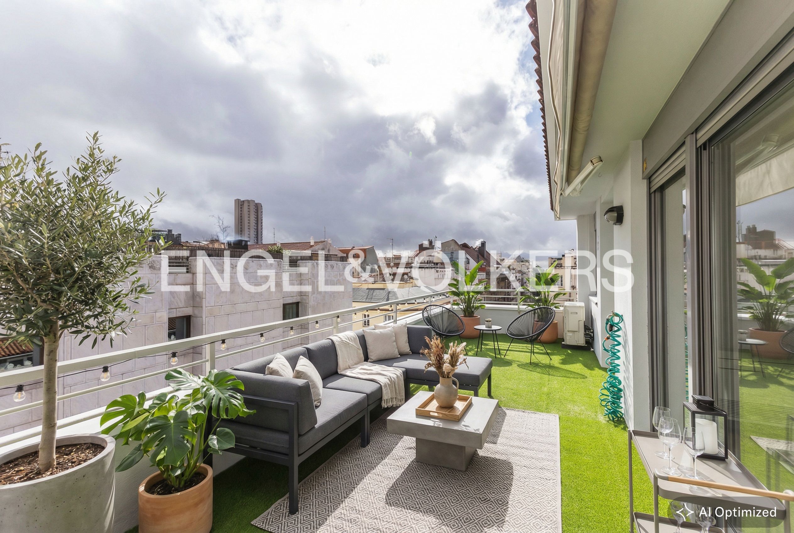 Terraza de Ático de alquiler en  Madrid Capital con Aire acondicionado, Calefacción y Parquet