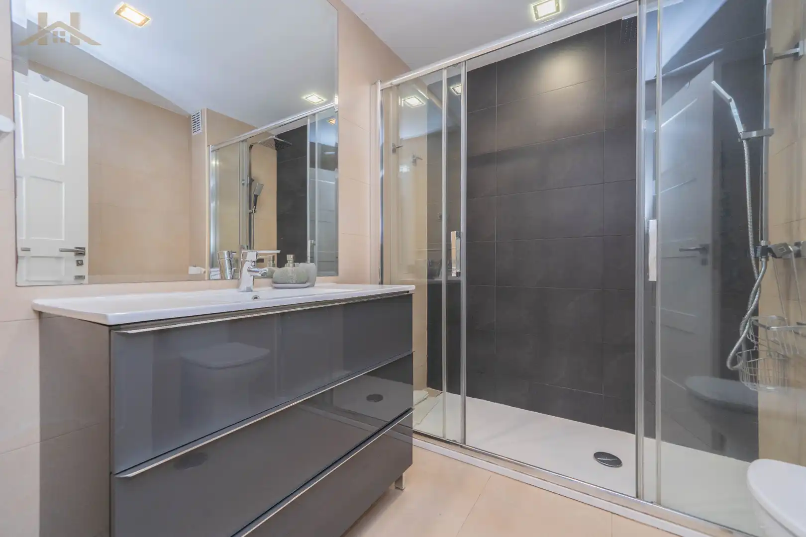 Bathroom of Attic for sale in Las Rozas de Madrid