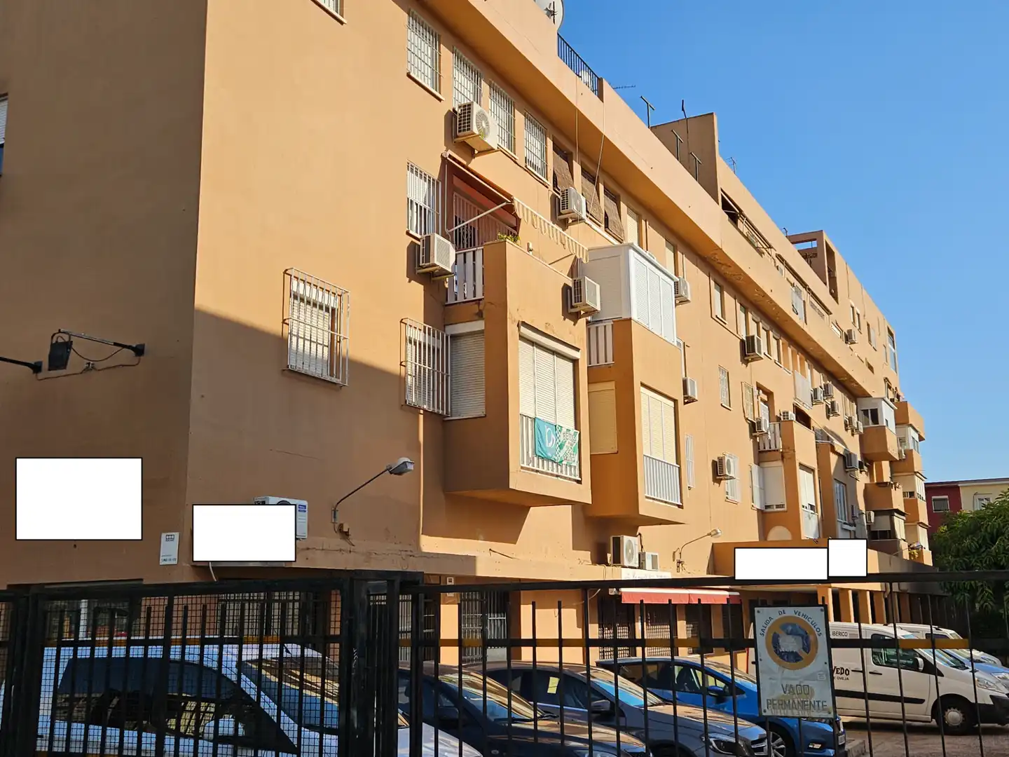 Außenansicht von Wohnung zum Verkauf in Sevilla mit Balkon