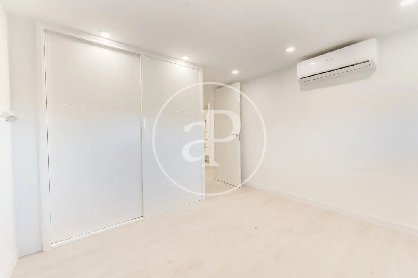 Habitación de Piso en venta en Madrid con Aire acondicionado, Calefacción y Piscina comunitaria