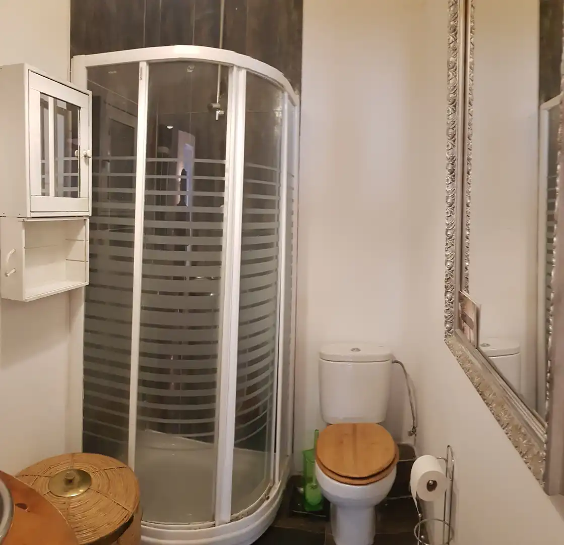 Badezimmer von Wohnung zum Verkauf in Madrid mit Klimaanlage, Heizung und Möbliert