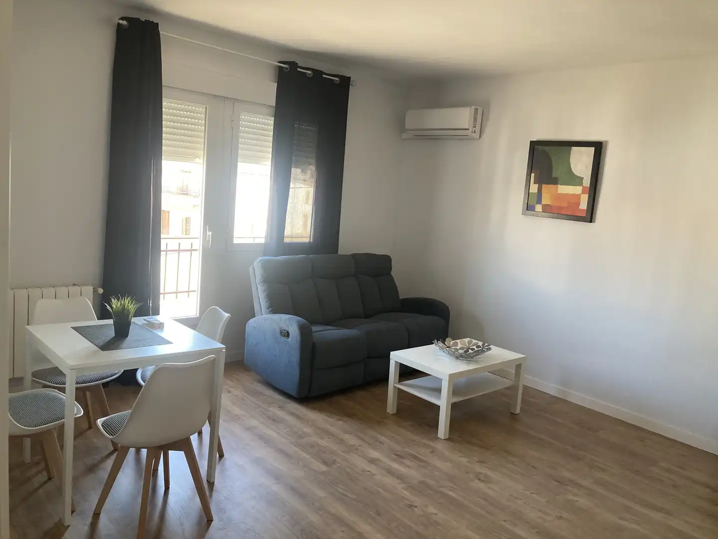 Sala d'estar de Casa adosada de lloguer en Peraleda de la Mata amb Aire condicionat, Parquet i Terrassa