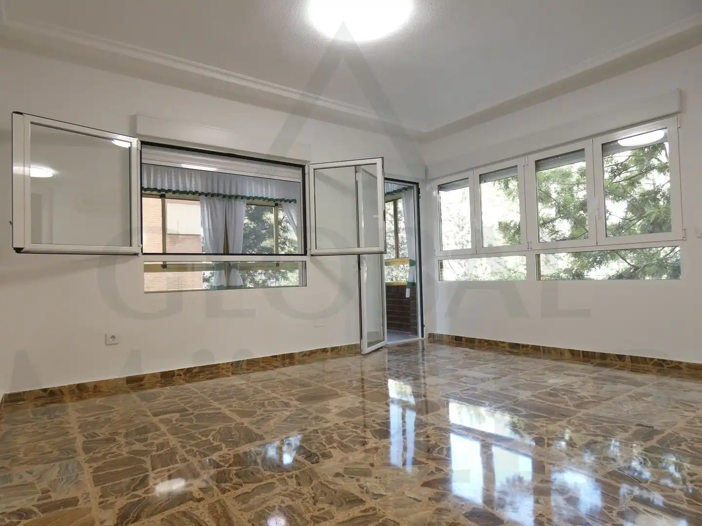 Flat for rent in Calle Ángel Bruna, 20, Ensanche
