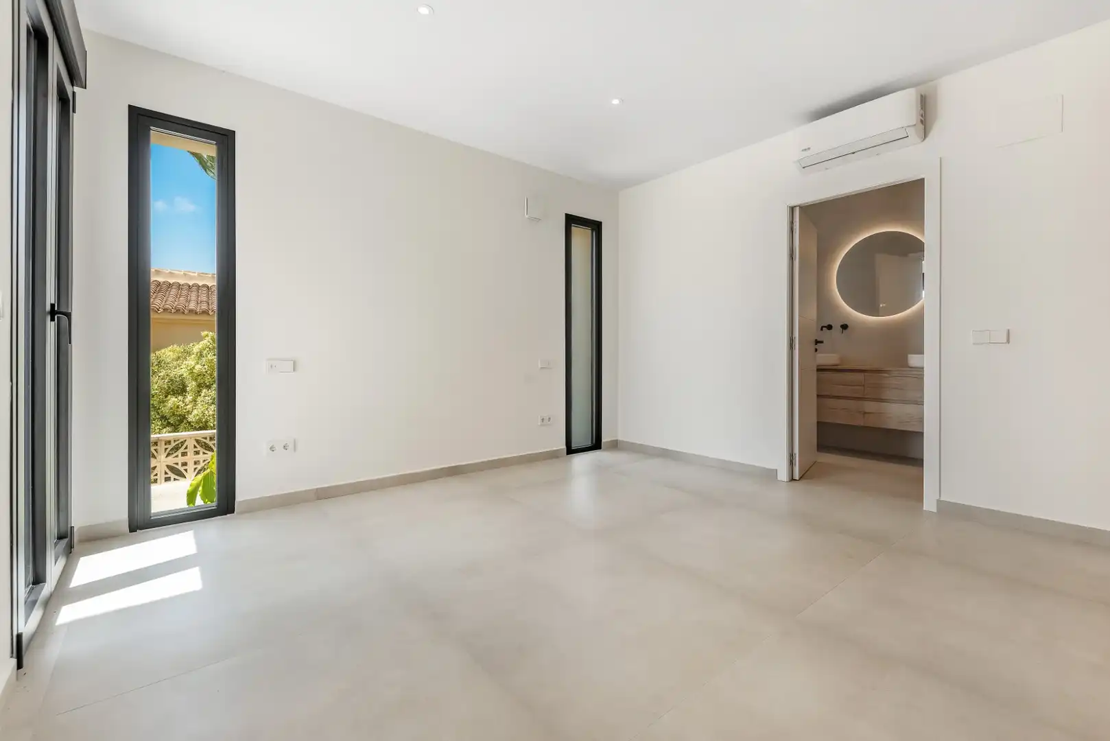 Bedroom of Houses for sale in Moraira