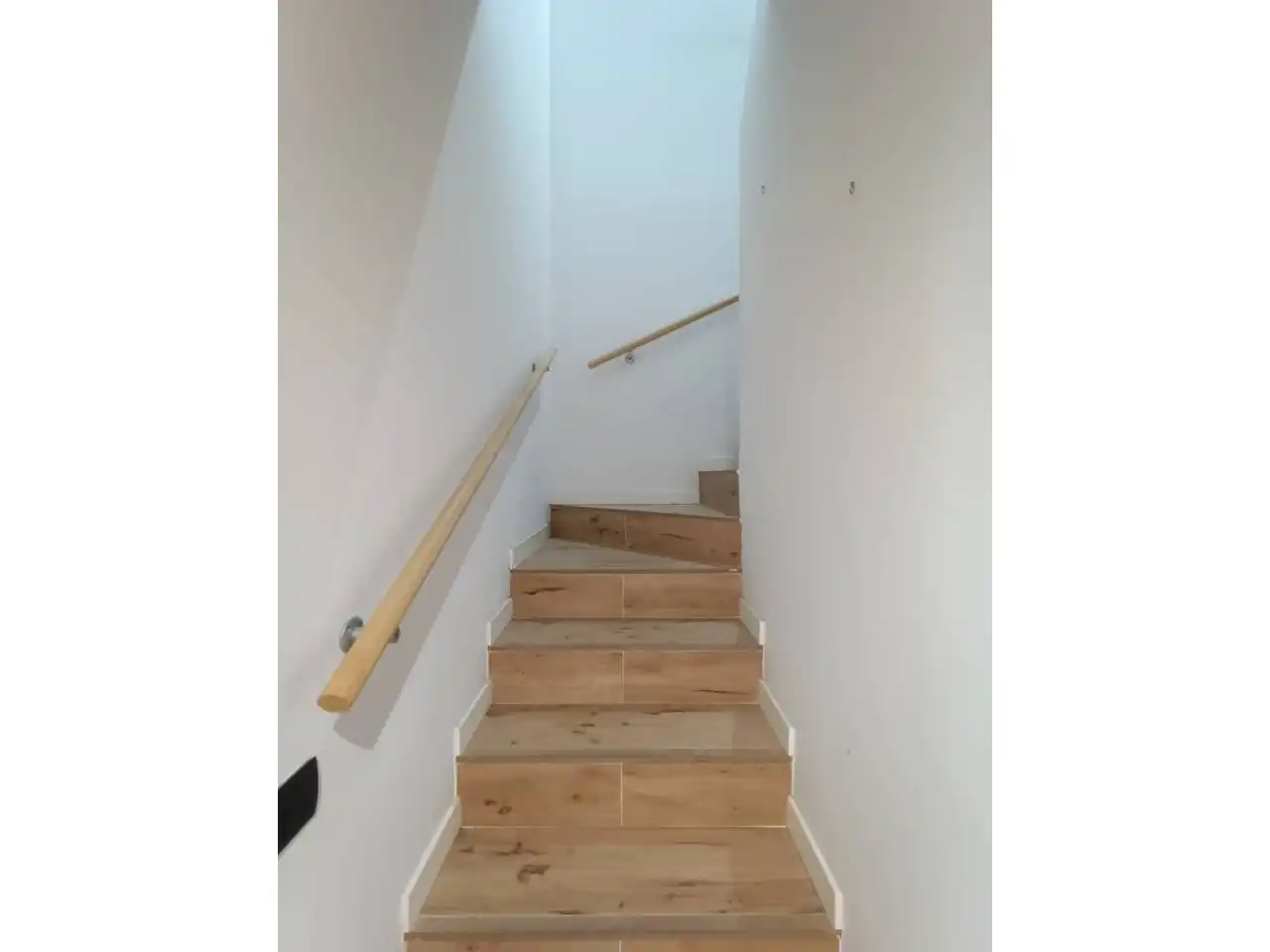 Haus oder Chalet zum Verkauf in Salt mit Klimaanlage, Heizung und Privatgarten
