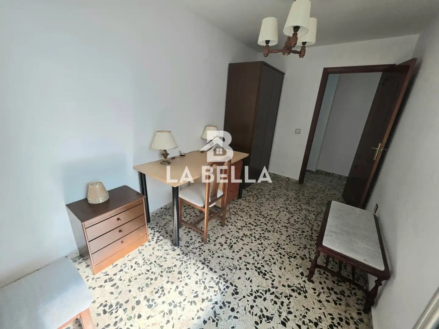 Habitación de Piso en venta en Sevilla con Aire acondicionado, Amueblado y Balcón