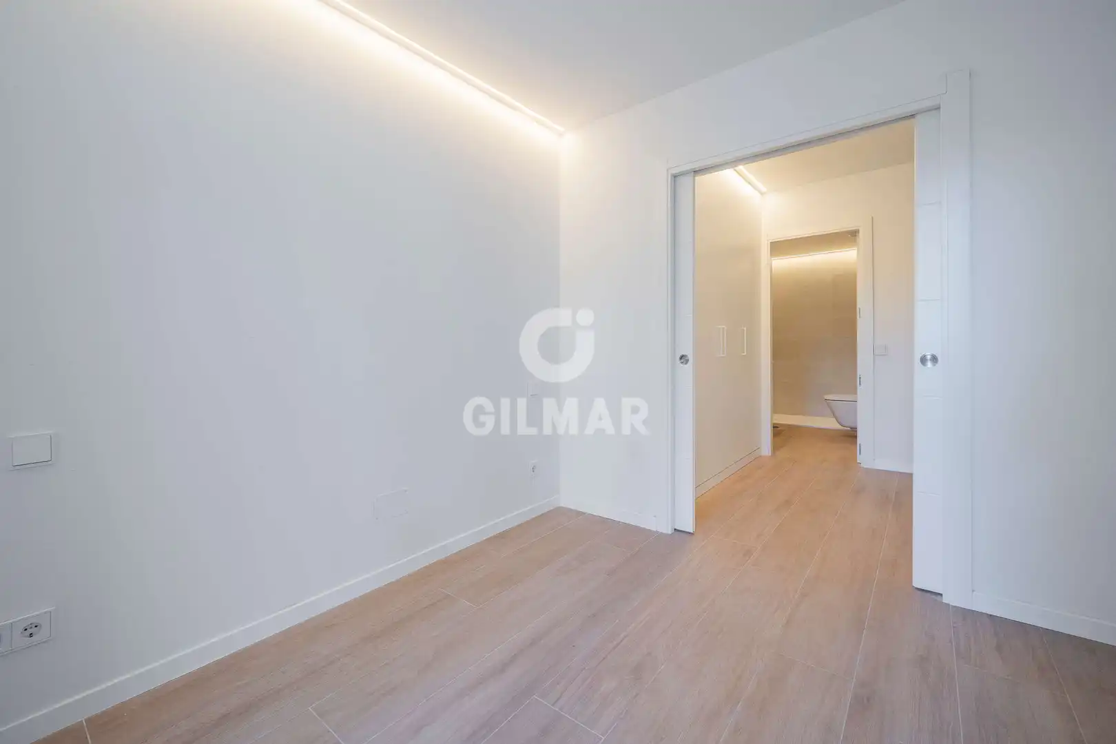 Dormitori de Planta baixa en venda en Madrid amb Calefacció, Jardí privat i Traster