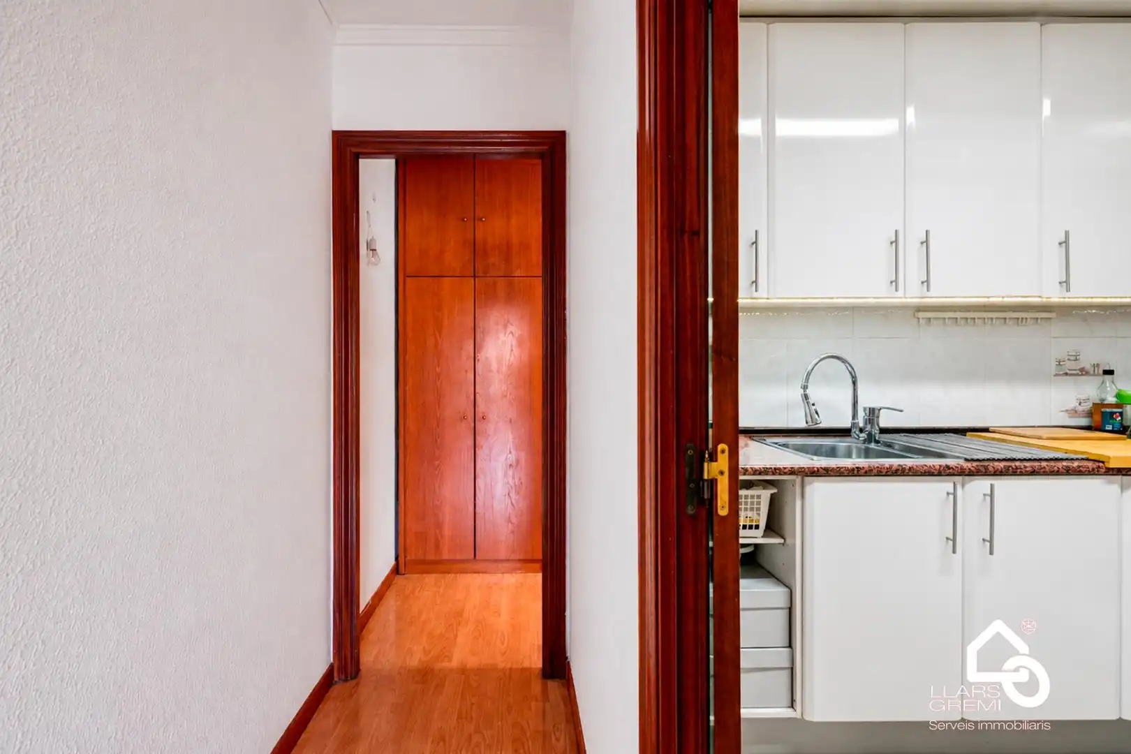 Piso en venta en Barcelona con Calefacción y Balcón