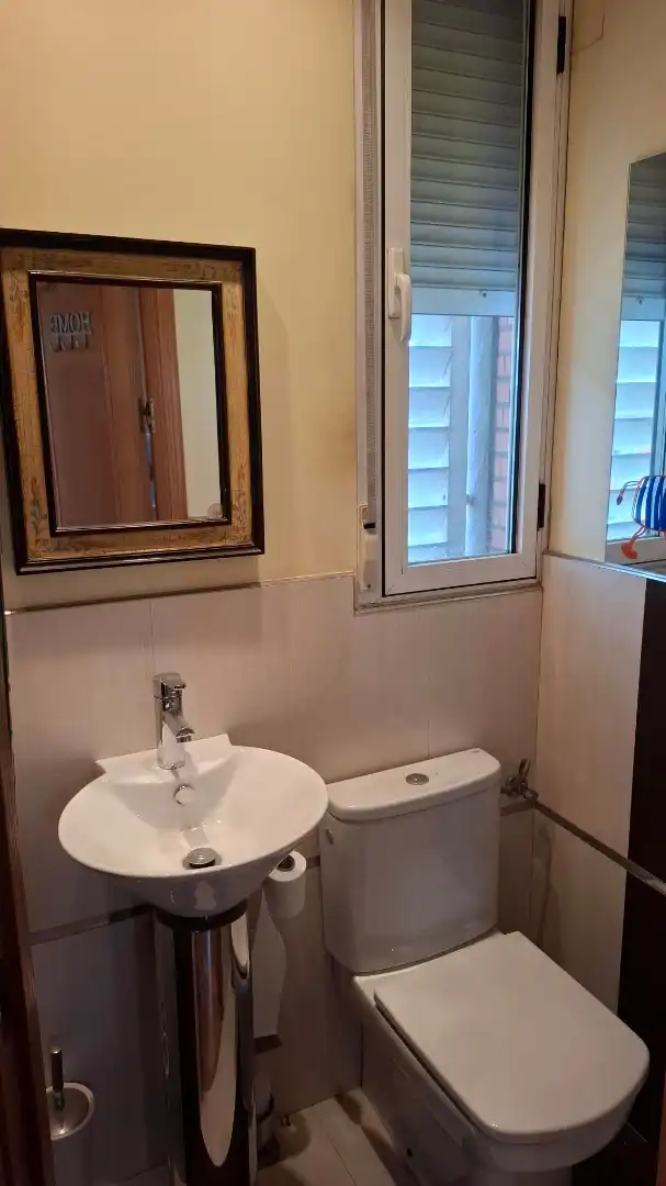Badezimmer von Dachboden zum Verkauf in Madrid mit Klimaanlage, Heizung und Parkett