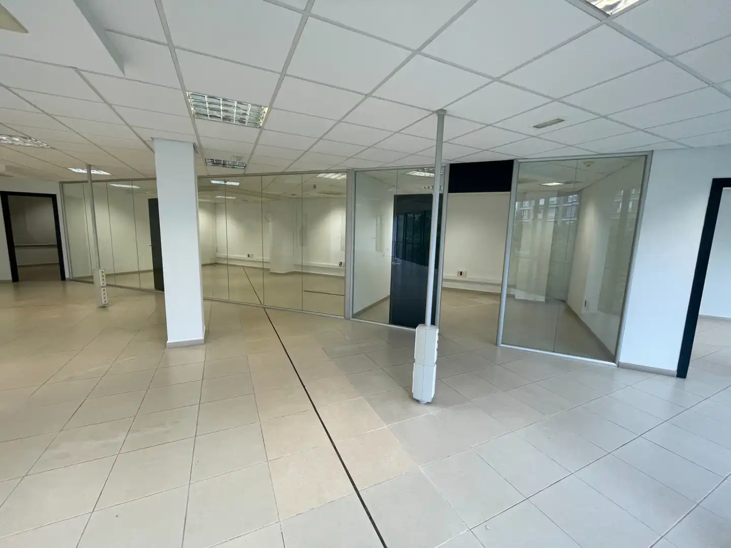Office for rent in Barcelona  with Air Conditioner