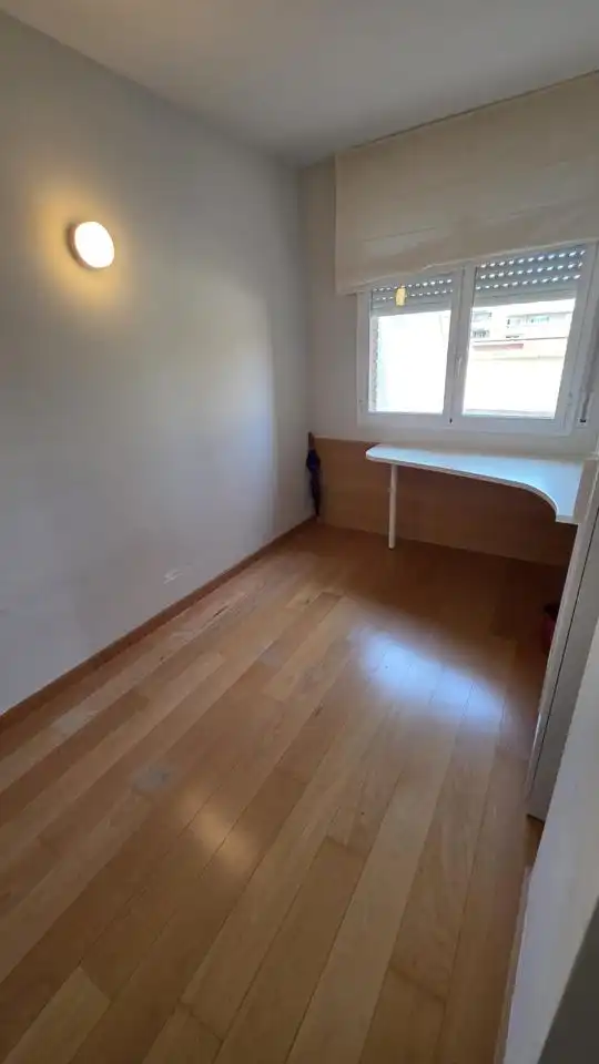 Dachboden zur Miete in De Miquel Vives, Plaça Catalunya - Escola Industrial