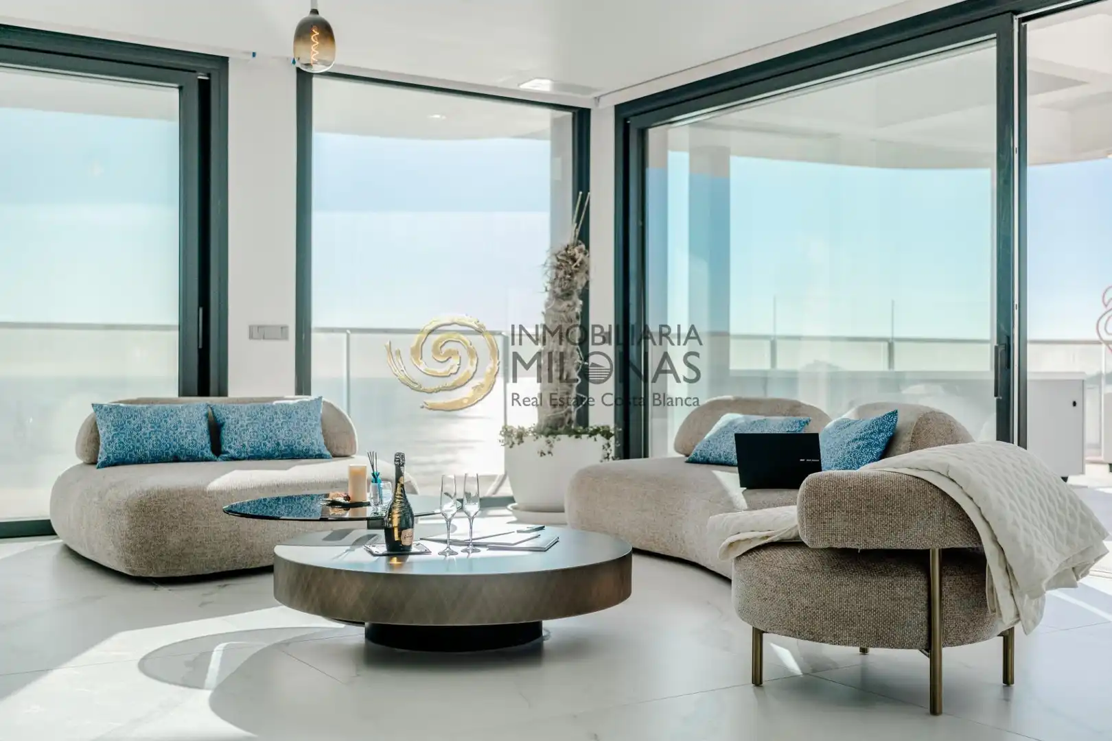 Sala d'estar de Apartament en venda en Benidorm amb Aire condicionat, Terrassa i Traster