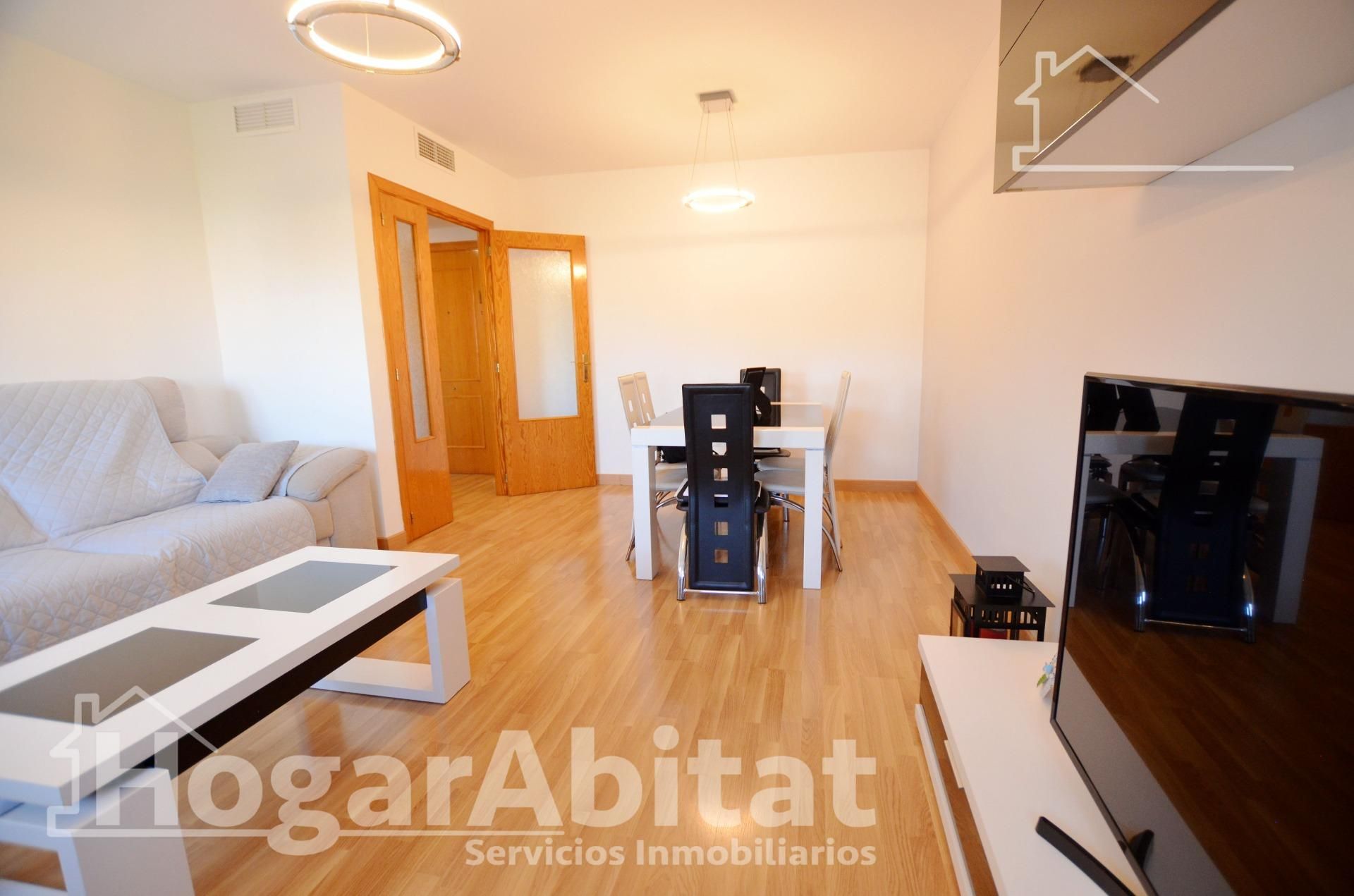 Living room of Flat for sale in Alicante / Alacant  with Air Conditioner, Private garden and Parquet flooring
