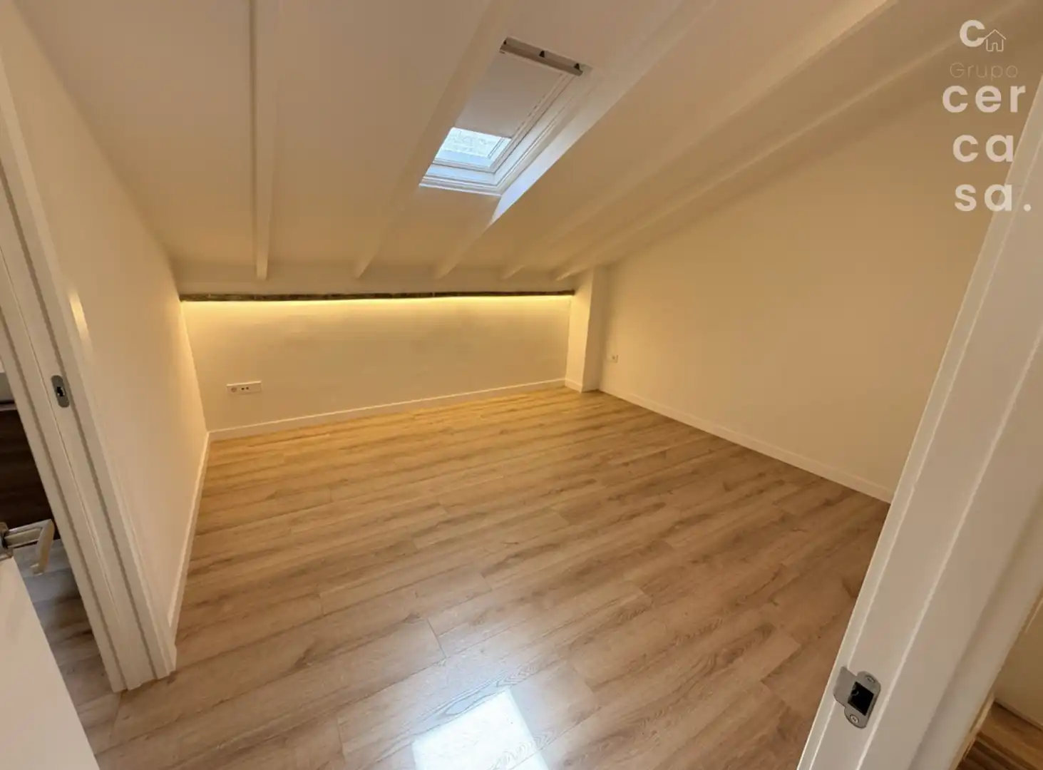 Houses for sale in Valencia  with Air Conditioner and Terrace