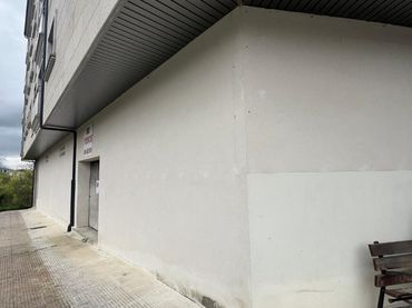 Local comercial de lloguer a Avenida do Parque 10