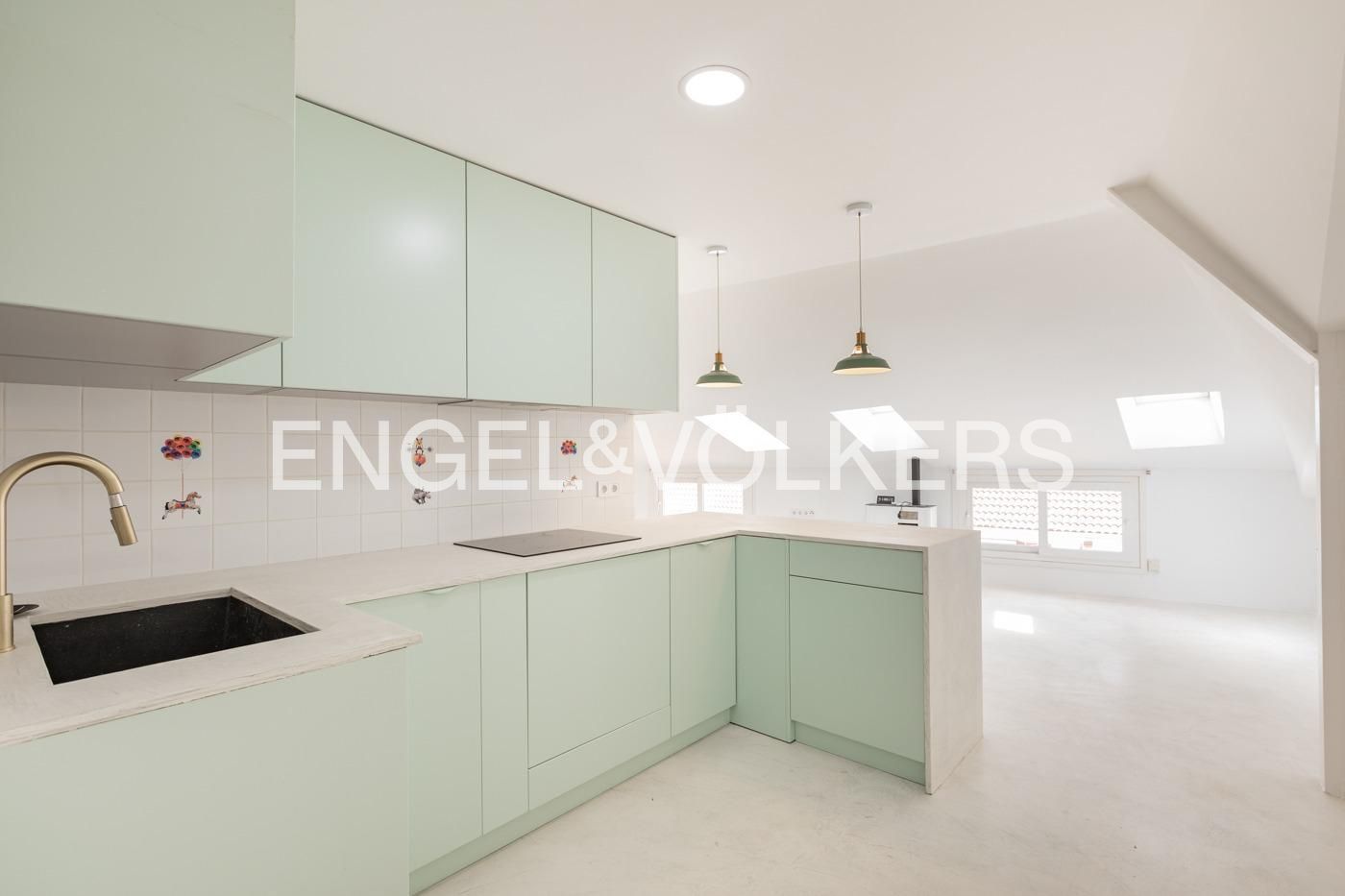 Kitchen of Attic for rent in  Madrid Capital  with Air Conditioner, Heating and Terrace