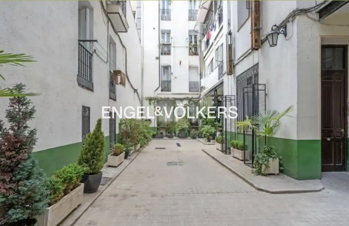 Außenansicht von Wohnung zum Verkauf in Madrid mit Klimaanlage und Heizung