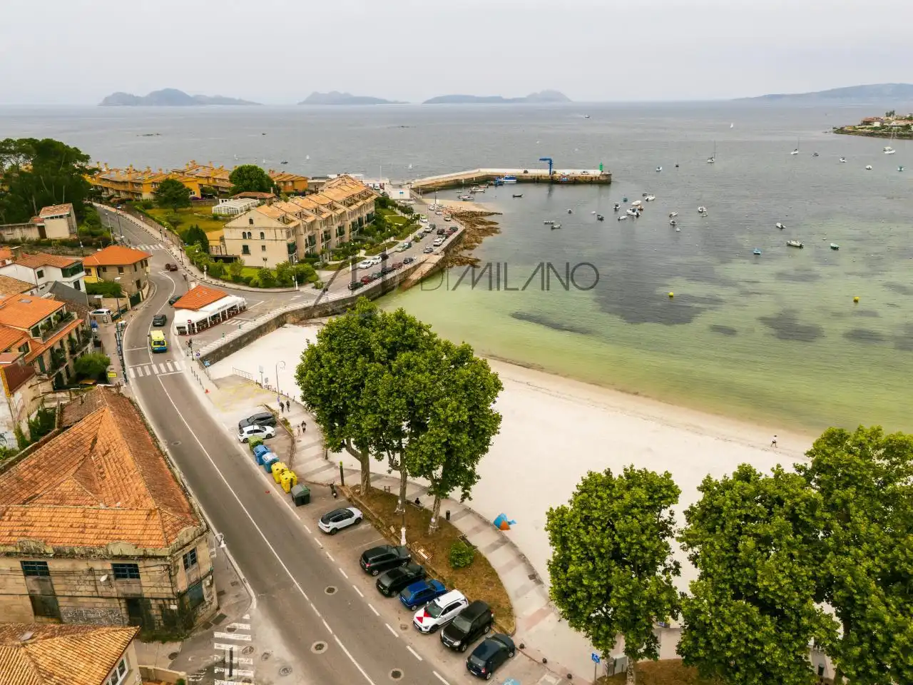 Vista exterior de Ático en venta en Vigo  con Calefacción, Terraza y Piscina