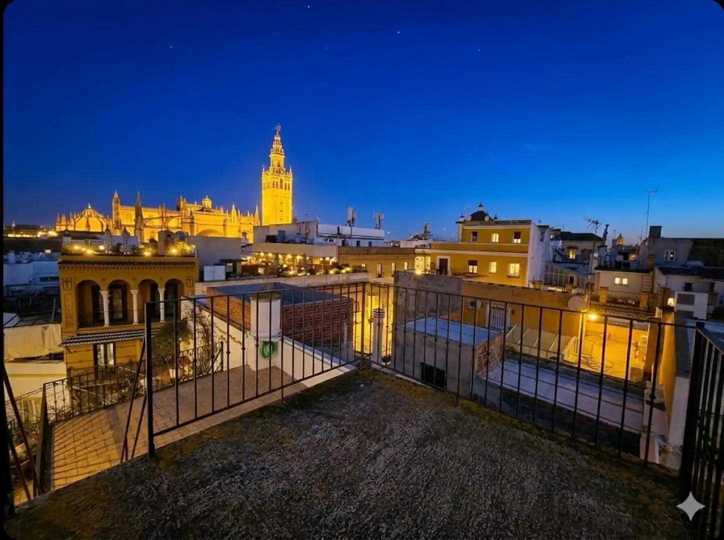 Vista exterior de Casa o chalet en venta en Sevilla con Aire acondicionado, Calefacción y Terraza