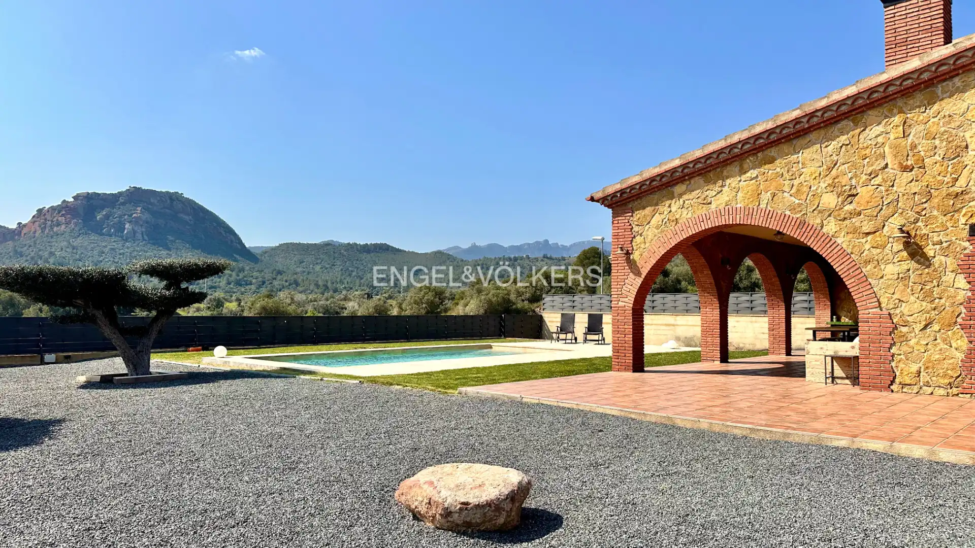 Exterior view of Houses for sale in Vilanova d'Escornalbou  with Air Conditioner, Heating and Private garden