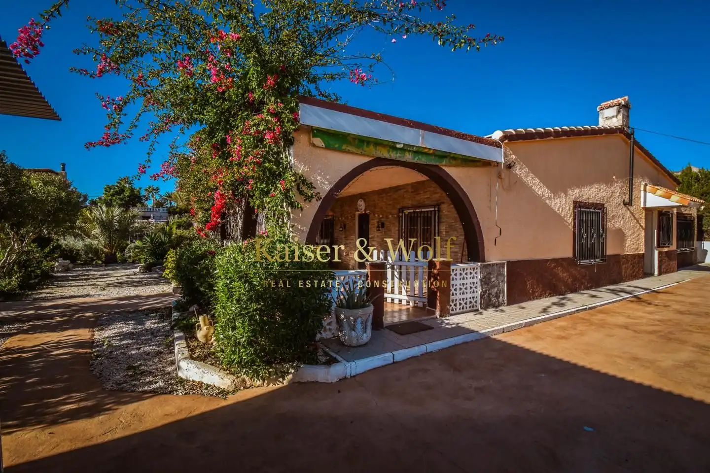 Vista exterior de Finca rústica en venda en Albatera amb Aire condicionat, Jardí privat i Piscina