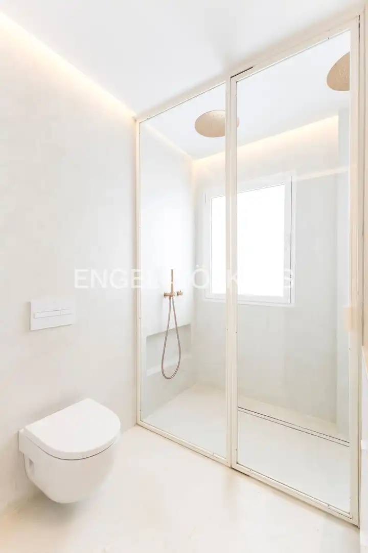 Badezimmer von Dachboden zur Miete in Madrid mit Klimaanlage, Heizung und Terrasse